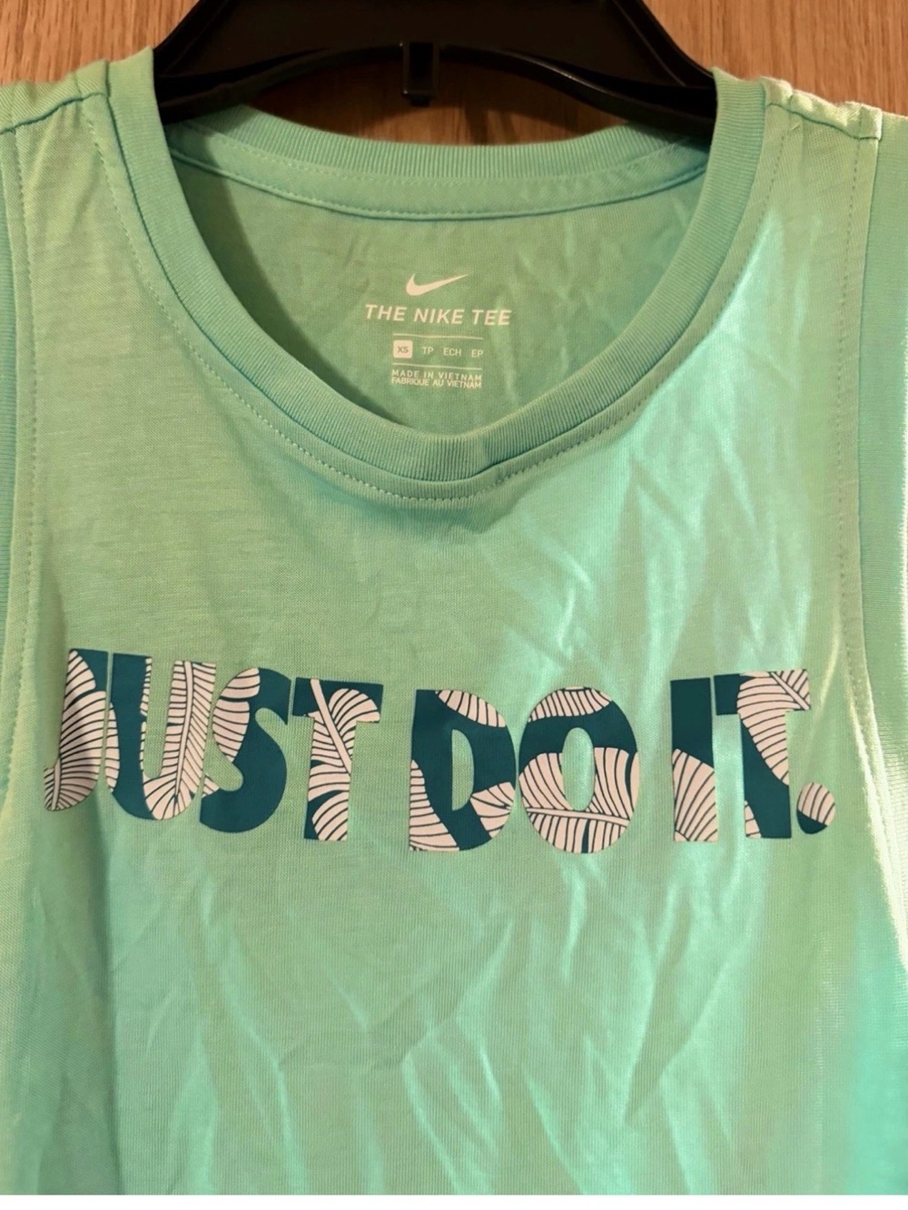 Womens Small S Nike Tank Top NWT $25
Just Do It Gym Workout